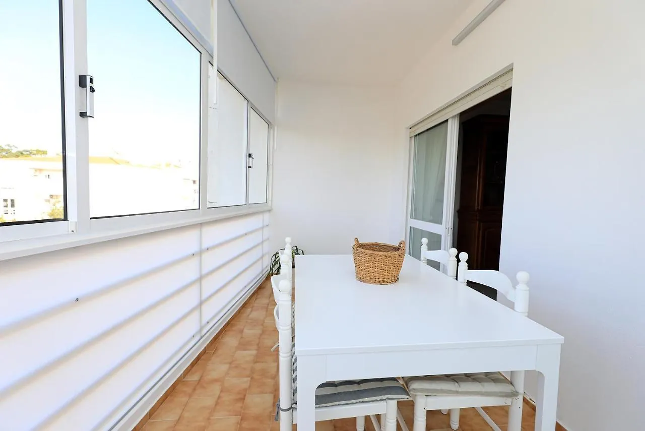 C23 - Parkway Entrance Apartment In Lagos